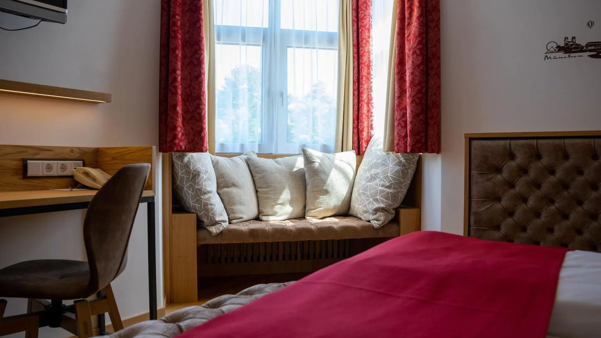 Park Hotel Laim Munich 4*,